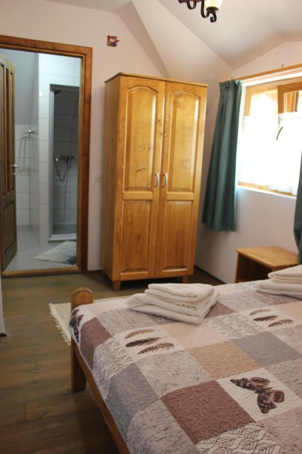 Hotel Cerdacul Cu Stuf à Sfântu Gheorghe Extérieur photo