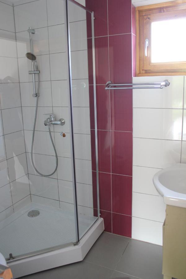 Hotel Cerdacul Cu Stuf à Sfântu Gheorghe Extérieur photo
