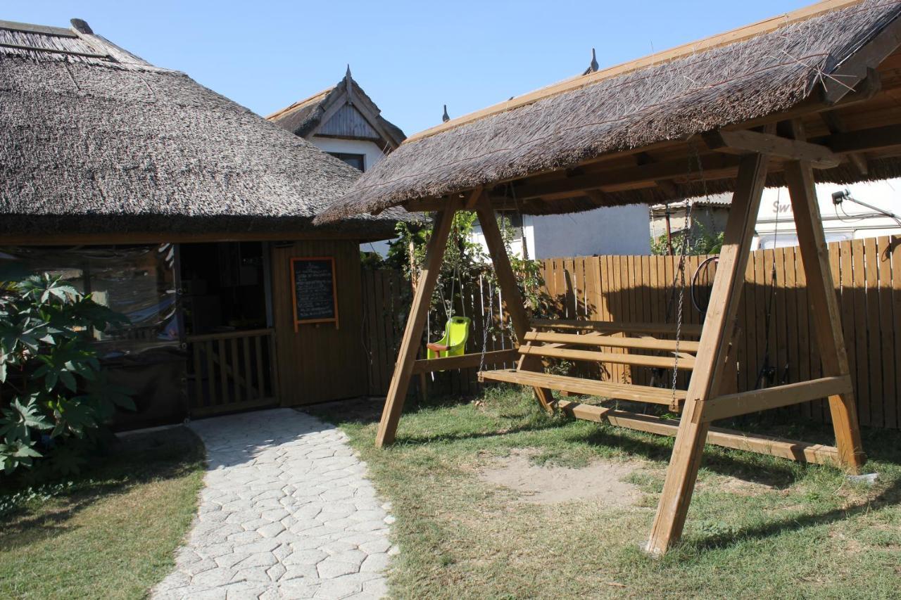 Hotel Cerdacul Cu Stuf à Sfântu Gheorghe Extérieur photo