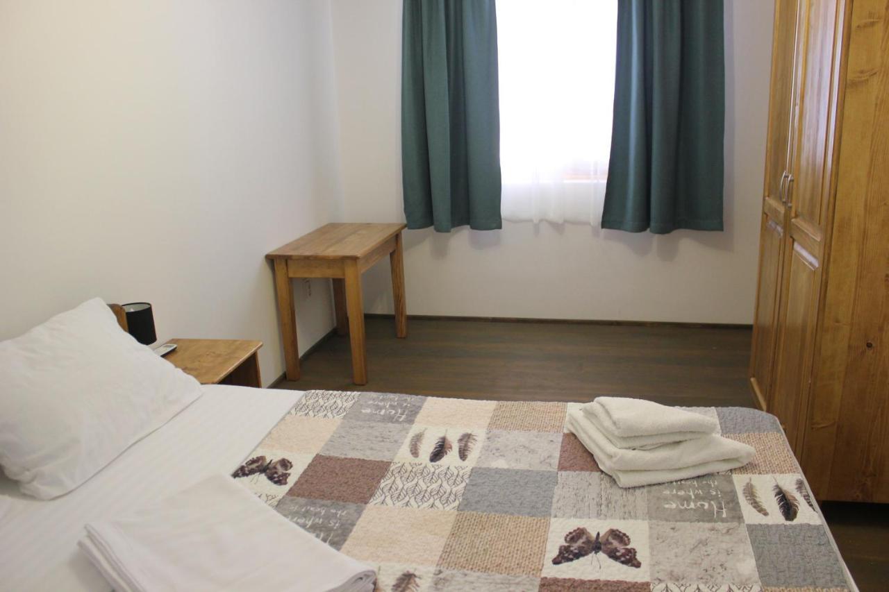 Hotel Cerdacul Cu Stuf à Sfântu Gheorghe Extérieur photo