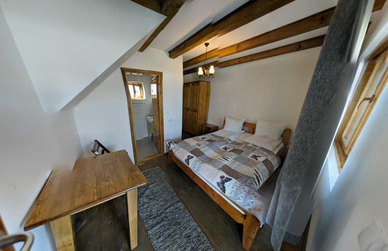 Hotel Cerdacul Cu Stuf à Sfântu Gheorghe Extérieur photo